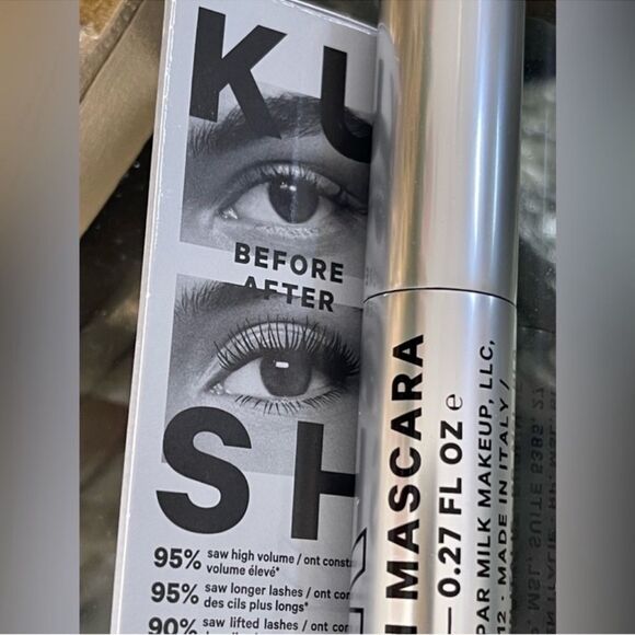NWT  Voluminous Mascara - Picture 6 of 10